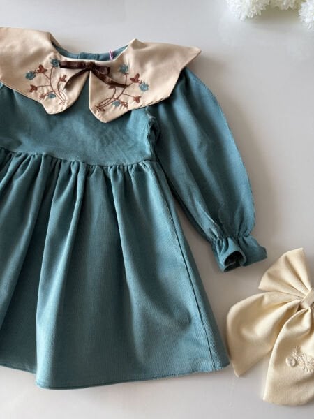 Asarkids Yakası Nakışlı Kadife Elbise - Mavi
