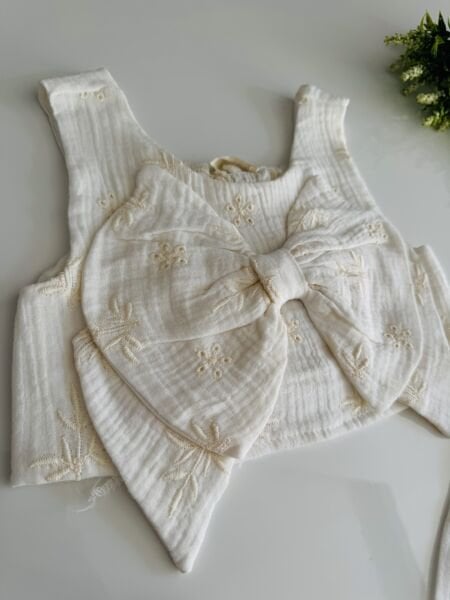 Müslin Fiyonk Detaylı Zeynep Takım - Ekru