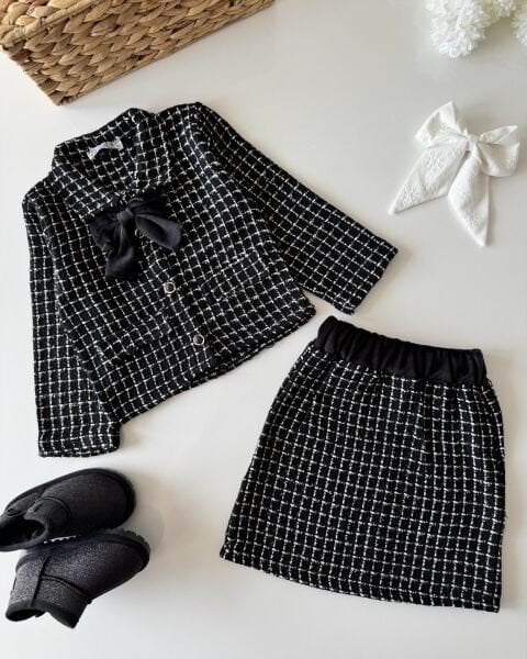 Fiyonk Aplikeli Ceketli Etekli Tüvit Takım - Siyah