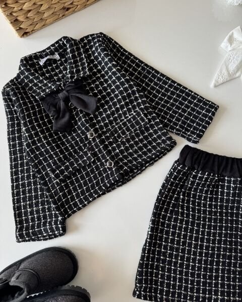 Fiyonk Aplikeli Ceketli Etekli Tüvit Takım - Siyah