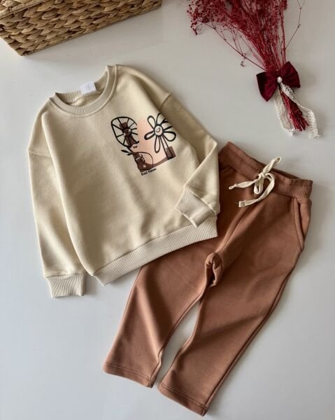 Çiçek Desenli Minimalist Takım - Krem