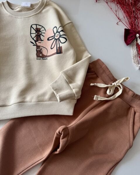 Çiçek Desenli Minimalist Takım - Krem