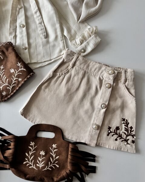 Nakışlı Yelekli 4'lü Set - Kahve Yelekli