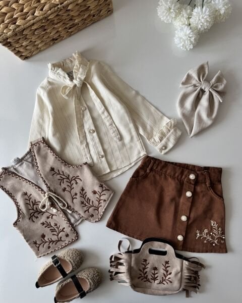 Nakışlı Yelekli 4'lü Set - Bej Yelekli