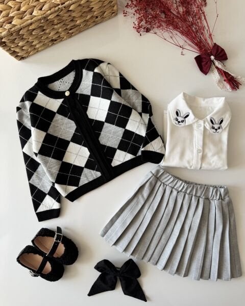 Triko Bebe Yaka Tavşan Nakışlı 3’lü Etekli Takım - Siyah Gri