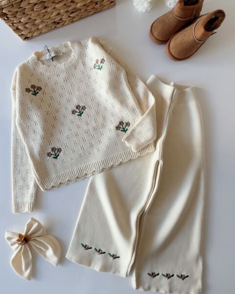 Triko Çiçek Nakışlı Takım - Krem