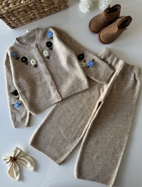 Triko Çiçek Punch Nakışlı Takım - Taş