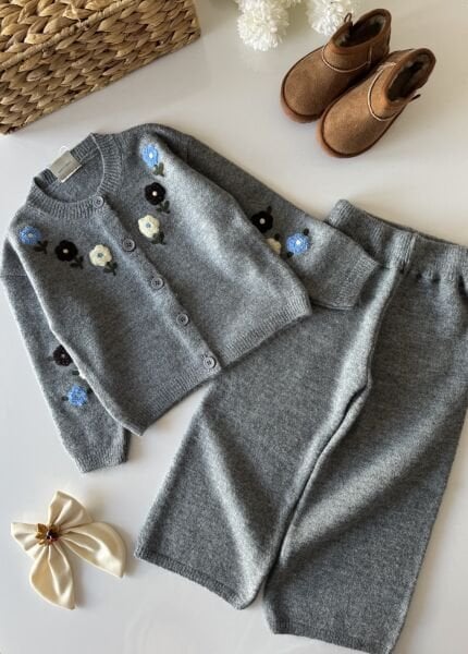 Triko Çiçek Punch Nakışlı Takım - Gri