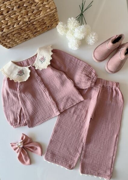Yakası Nakışlı Double Müslin Takım - Pembe