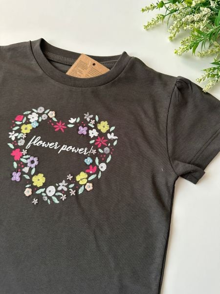 Çiçek Nakışlı Tişört - Füme