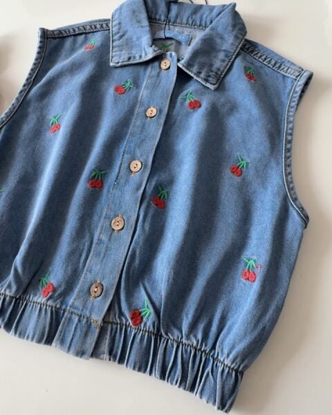 Kiraz Nakışlı Yelek - Mavi