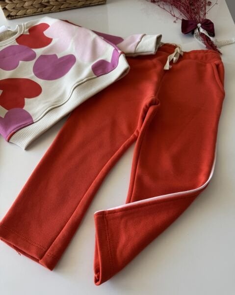 Kalp Baskılı Pantolonu Biyeli Takım - Kırmızı