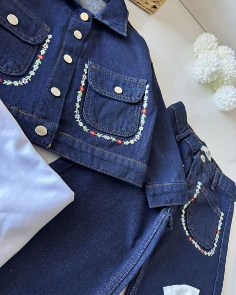 Cep Kenarları Çiçek Nakışlı Denim Takım - Koyu Mavi