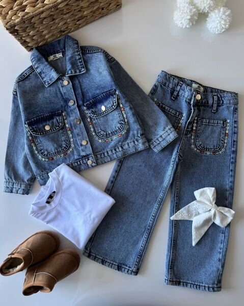 Cep Kenarları Çiçek Nakışlı Denim Takım - Mavi