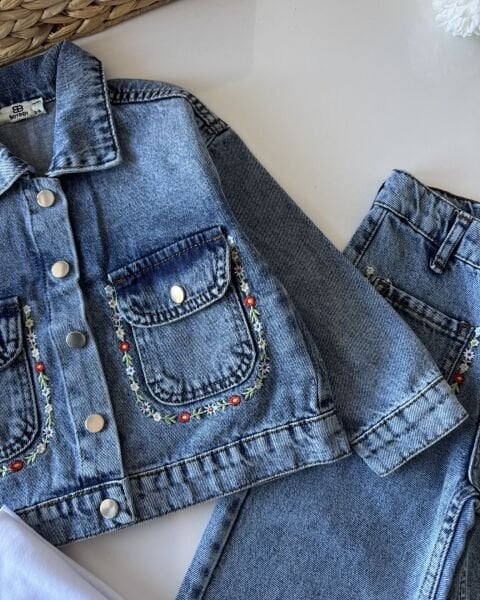 Cep Kenarları Çiçek Nakışlı Denim Takım - Mavi