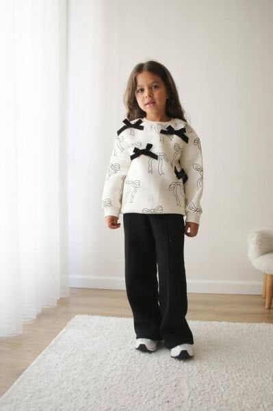 Şardonlu Fiyonk Aplikeli İpek Takım - Siyah Beyaz