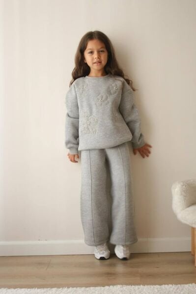 Şardonlu Çiçek Nakışlı Defne Takım - Gri