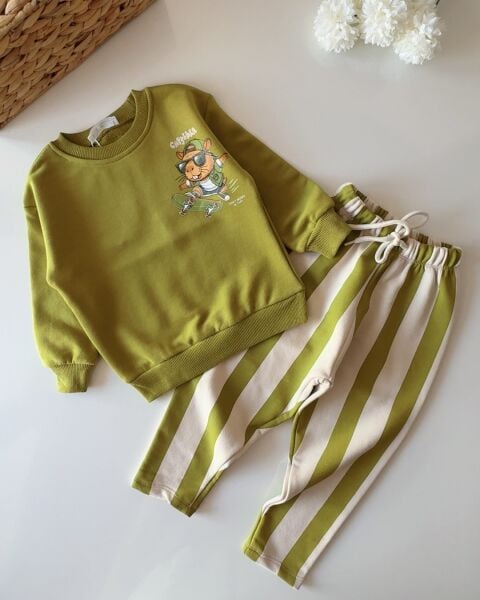 Karakterli Çizgili Takım - Yeşil