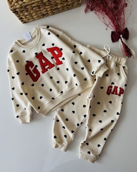 Kalp Logo Nakışlı Takım - Krem