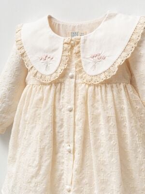 Yakası Nakış ve  Fistolu Bebek Elbise - Krem